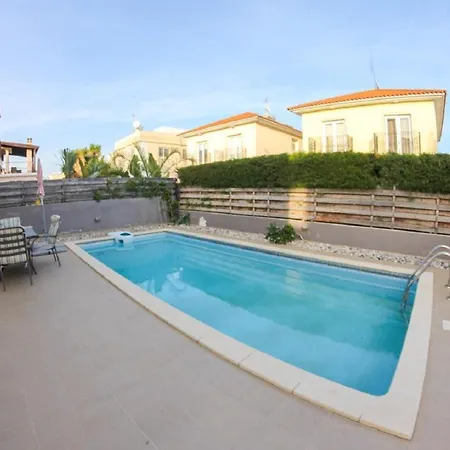 Hébergement de vacances Lorisa *
